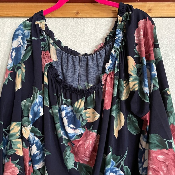 Tops - NO BRAND NAME SIZE 3 XL OFF OR ON SHOULDER ELASTIC NECKLINE BELL SLEEVES